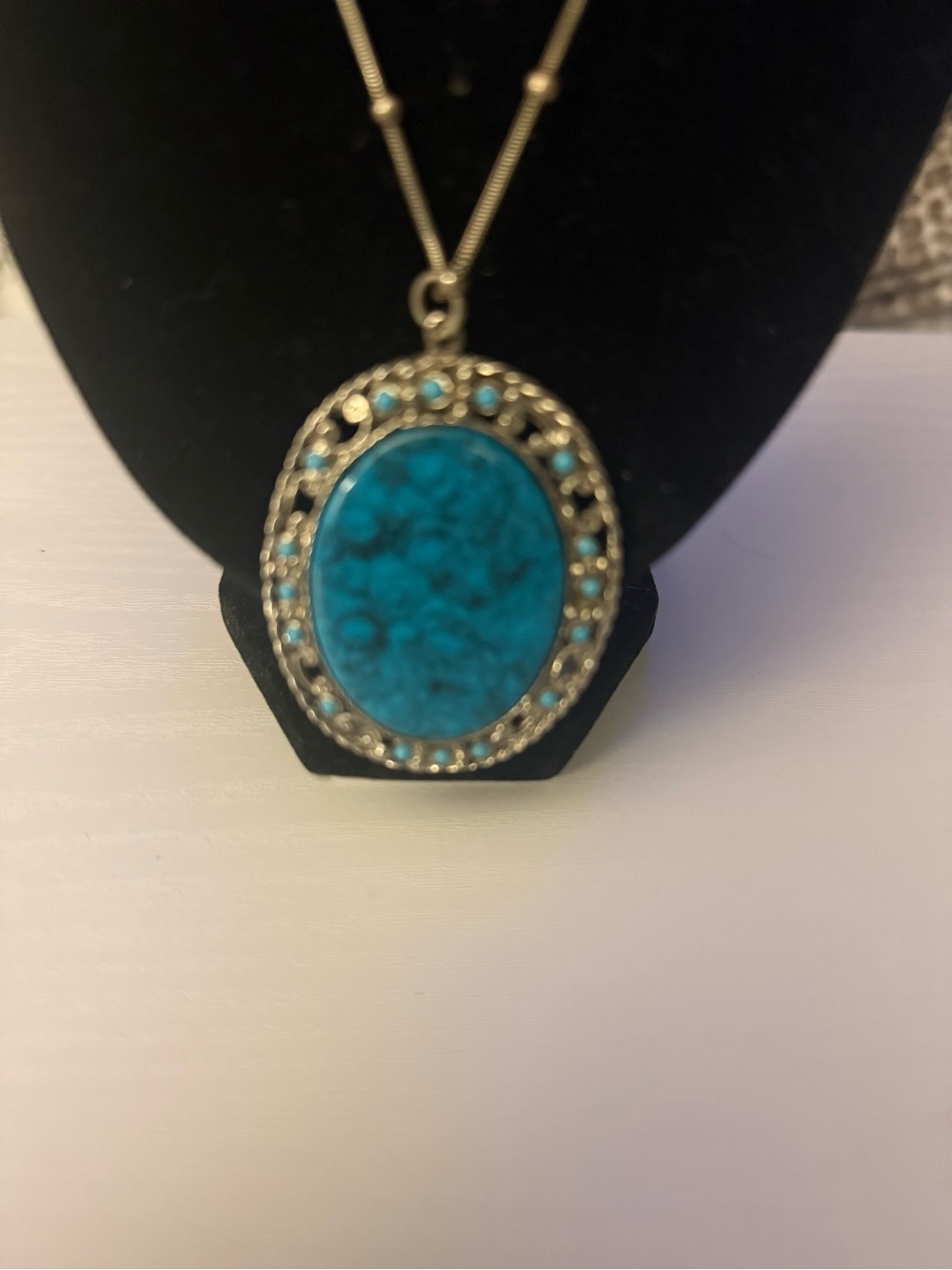 Turquoise Oval Pendant Necklace - Silver-Trim Blue Statement